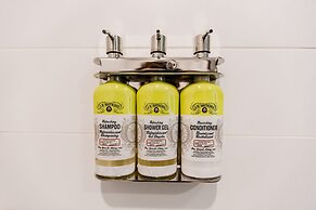 Holiday Inn Express & Suites West Edmonton - Mall Area by IHG