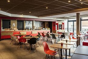 ibis Saint Quentin En Yvelines Velodrome