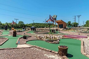 Three Bears Waterpark Resort & Convention Center, Ascend Collection Ne