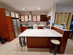 Thiva Pool Villa Hua Hin