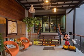 Dragon River Avenue Hotel