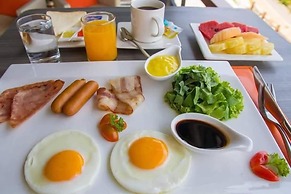 Dragon River Avenue Hotel