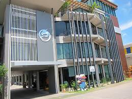 Dragon River Avenue Hotel