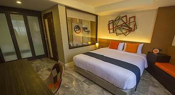 Dragon River Avenue Hotel