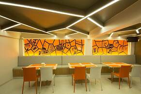 Dragon River Avenue Hotel