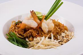 Dragon River Avenue Hotel