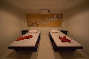 Dragon River Avenue Hotel