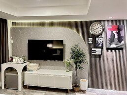 Dragon River Avenue Hotel