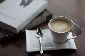 Dragon River Avenue Hotel