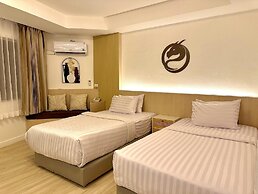 Dragon River Avenue Hotel