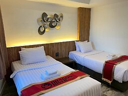 Dragon River Avenue Hotel