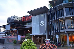 Dragon River Avenue Hotel
