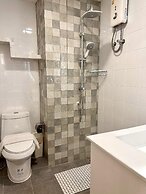 Dragon River Avenue Hotel