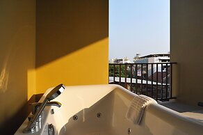 Villa Bangkok Formerly Villa Phra Sumen