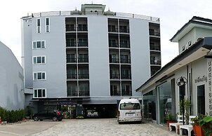 AtMe2 Hotel