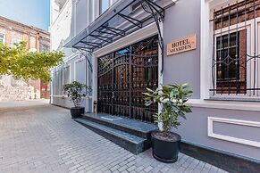 Hotel Sharden