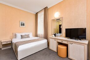 Hotel Sharden