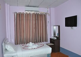 Man Shwe Li Hotel