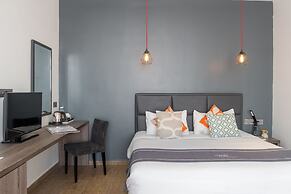 White Boutique Hotel & Residences