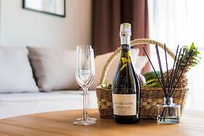 White Boutique Hotel & Residences