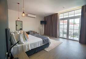 White Boutique Hotel & Residences