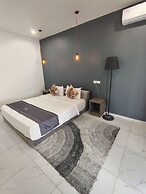White Boutique Hotel & Residences