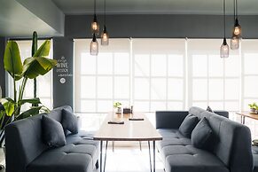 White Boutique Hotel & Residences