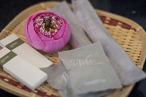 White Boutique Hotel & Residences