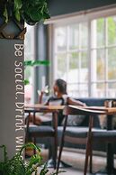 White Boutique Hotel & Residences