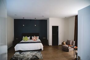 White Boutique Hotel & Residences