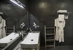 White Boutique Hotel & Residences