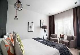 White Boutique Hotel & Residences