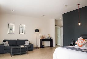 White Boutique Hotel & Residences