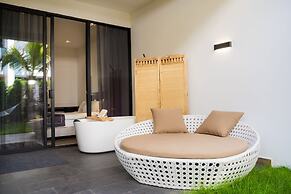 White Boutique Hotel & Residences