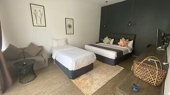 White Boutique Hotel & Residences