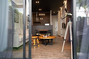 White Boutique Hotel & Residences