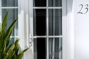 White Boutique Hotel & Residences