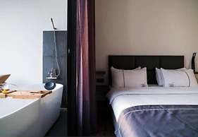 White Boutique Hotel & Residences