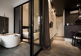 White Boutique Hotel & Residences