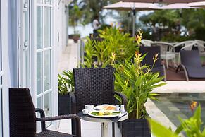 White Boutique Hotel & Residences