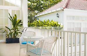 White Boutique Hotel & Residences