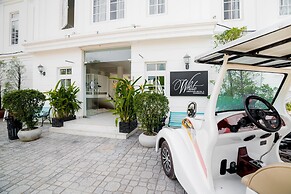 White Boutique Hotel & Residences