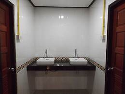 Lanta Long Beach Hostel