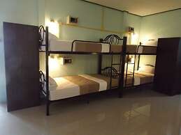 Lanta Long Beach Hostel