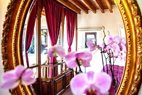 In Camera Art Boutique Hotel