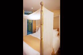 In Camera Art Boutique Hotel