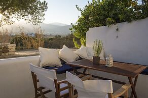 Cleopatra Seaside Homes Paros