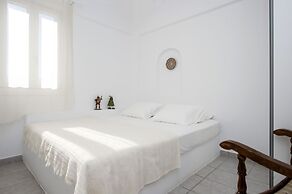 Cleopatra Seaside Homes Paros