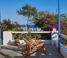 Cleopatra Seaside Homes Paros