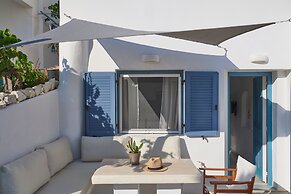 Cleopatra Seaside Homes Paros